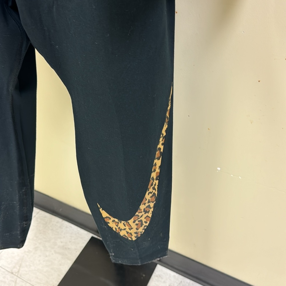 Plus size Nike pants set - Picture 8 of 11